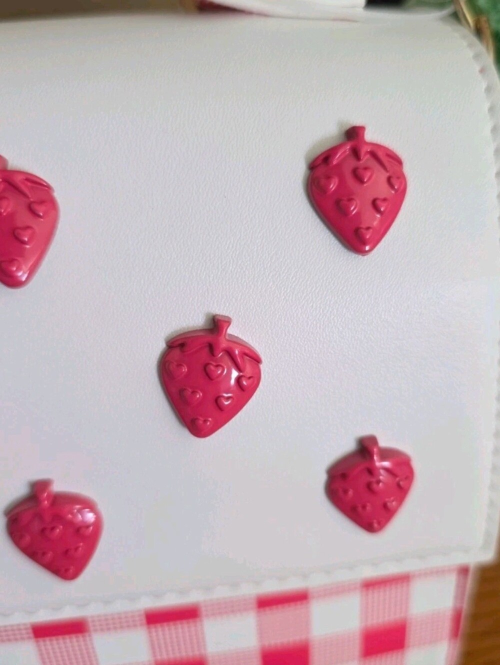NEW BETSEY JOHNSON  "STRAWBERRY" HANDBAG/CROSSBODY WITH MATCHING  CHARM - Picture 8 of 11